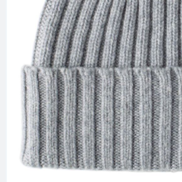 Mackie Wallace Gray Ribbed Knit Cashmere Cuffed Beanie Hat NWT $145 - Picture 3 of 5